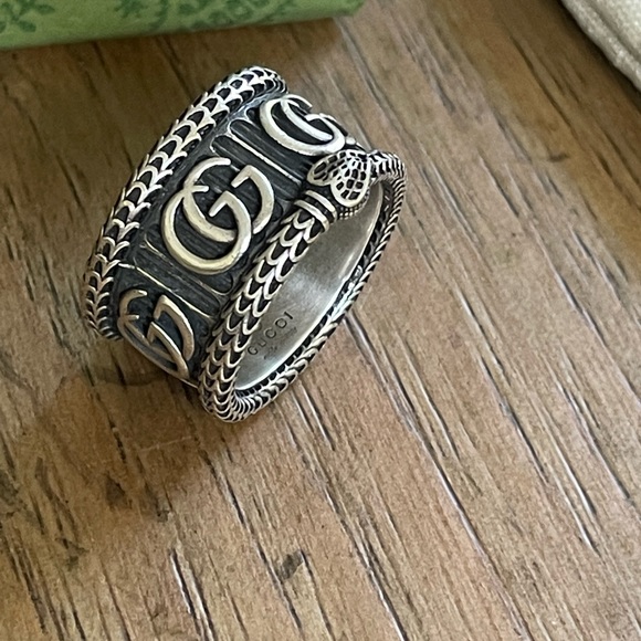 GUCCI Marmont Double G Snake Ring